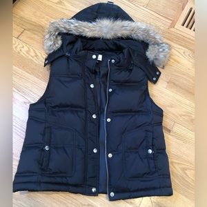 Black vest with coyote fur hood sz M